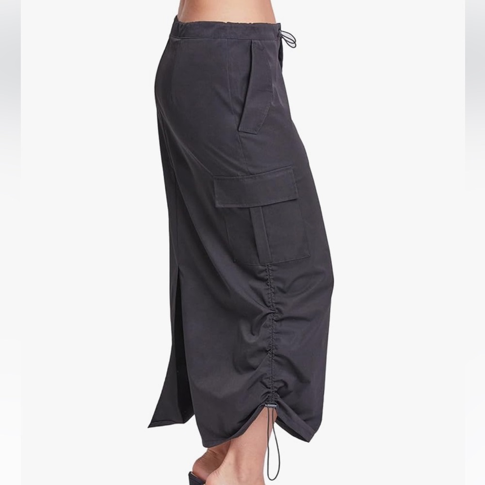 NWOT Lightweight Cargo Parachute Skirt with Pockets, Bungee Ties at Waist, Hem - Picture 2 of 13